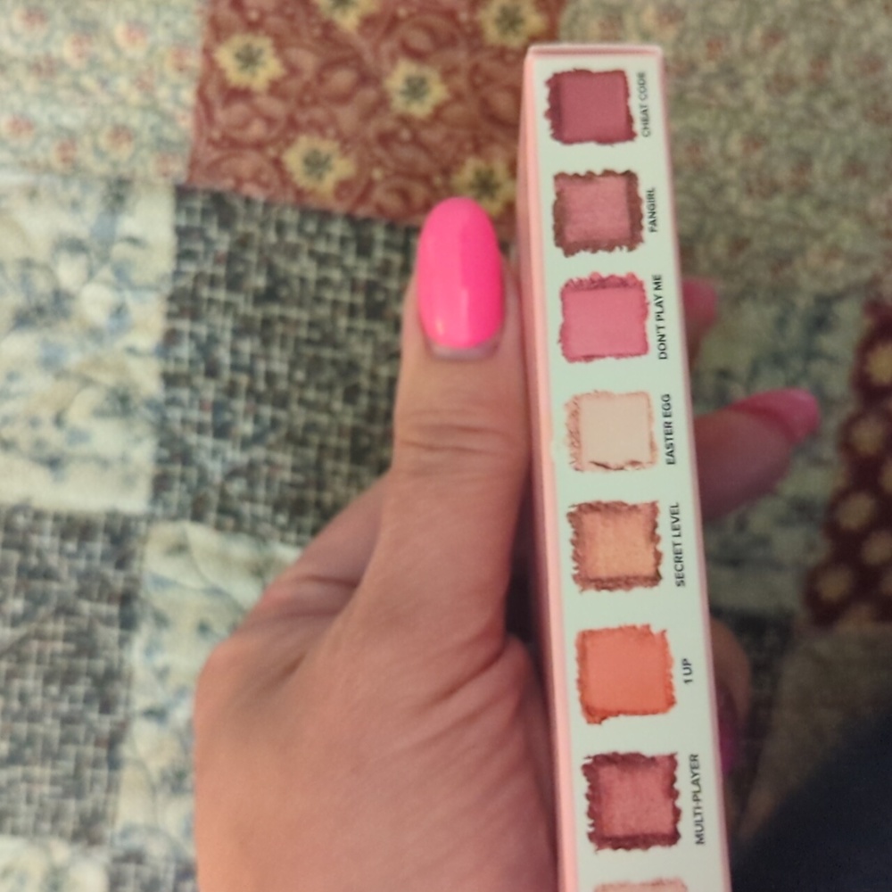 Mini Eye Shadow Palette - Picture 4 of 6